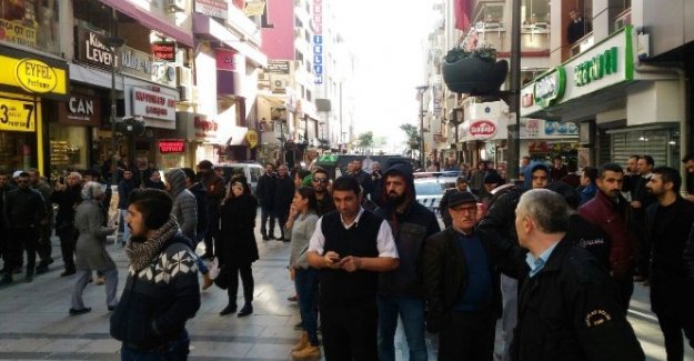 İzmir’de bomba paniği: 20 bina boşaltıldı