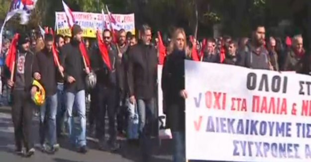 Yunanistan’da hükümet protestosu